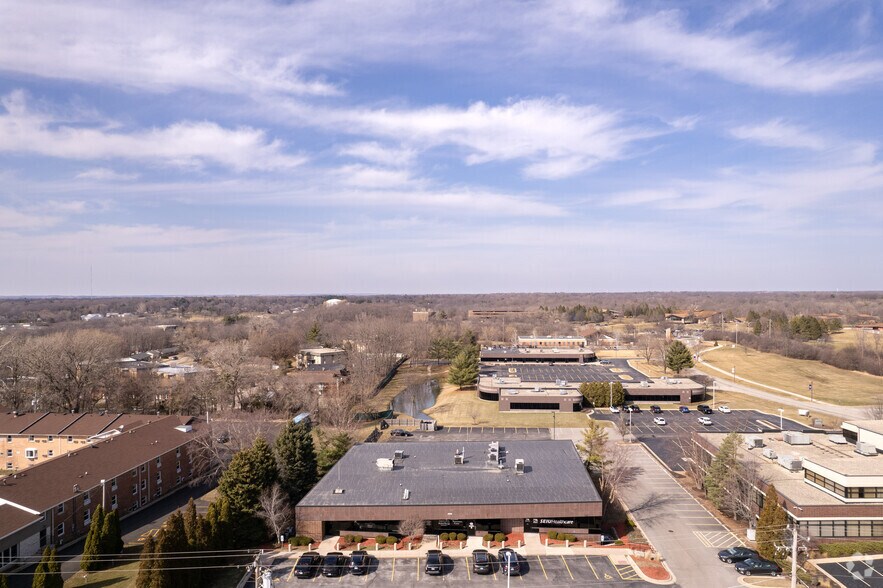 More Photos Of 4920 E State St, Rockford Office For Lease