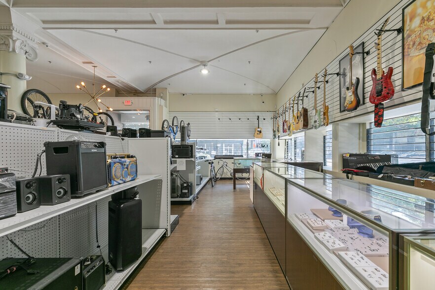 More Photos Of 119-123 E Broad St, Richmond Apartments For Sale