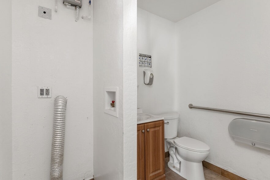More Photos Of 5000 Calienta St, Hernando Beach Marina For Sale