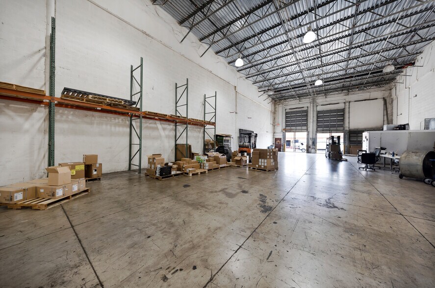 More Photos Of 3301-3389 NW 97th Ave, Miami Warehouse For Lease