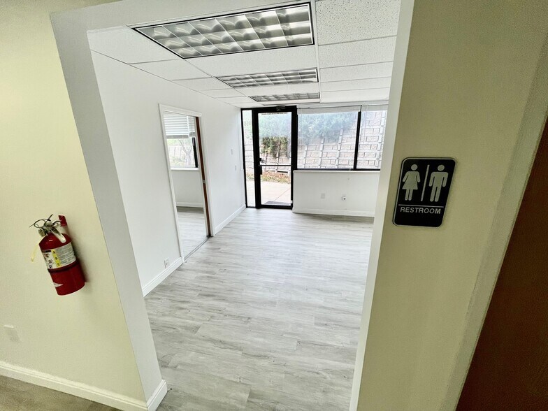 More Photos Of 1001 S Perry St, Castle Rock Medical For Sale