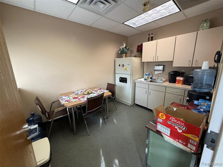 More Photos Of 4007 W Court St, Flint Medical For Sale