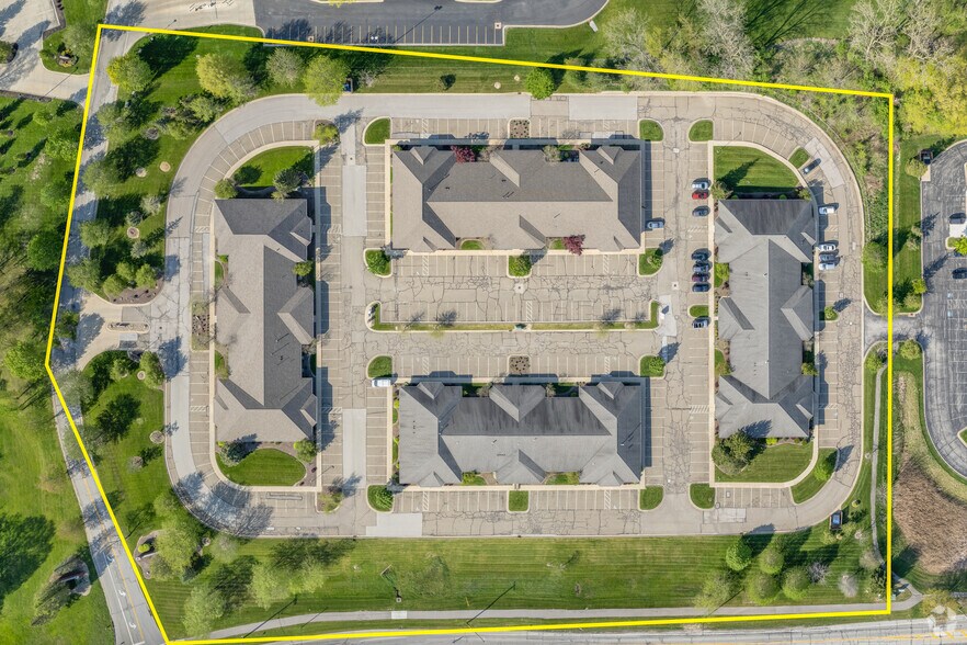 More Photos Of 85 Executive Pky, Hudson Unknown For Lease