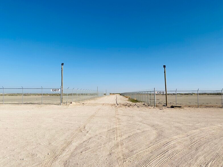 More Photos Of 13019 Pellicano Drive, El Paso Land For Lease