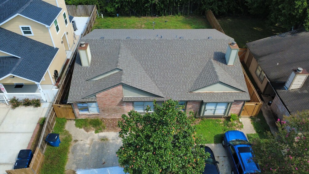Primary Photo Of 5502 Farley Dr, Houston Apartments For Sale