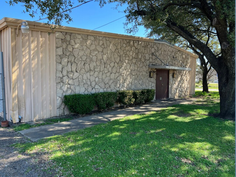 Primary Photo Of 2710 Pierce St, Dallas Office Residential For Sale