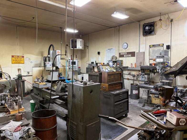 More Photos Of 2800 E 2nd St, Newberg Self Storage For Sale