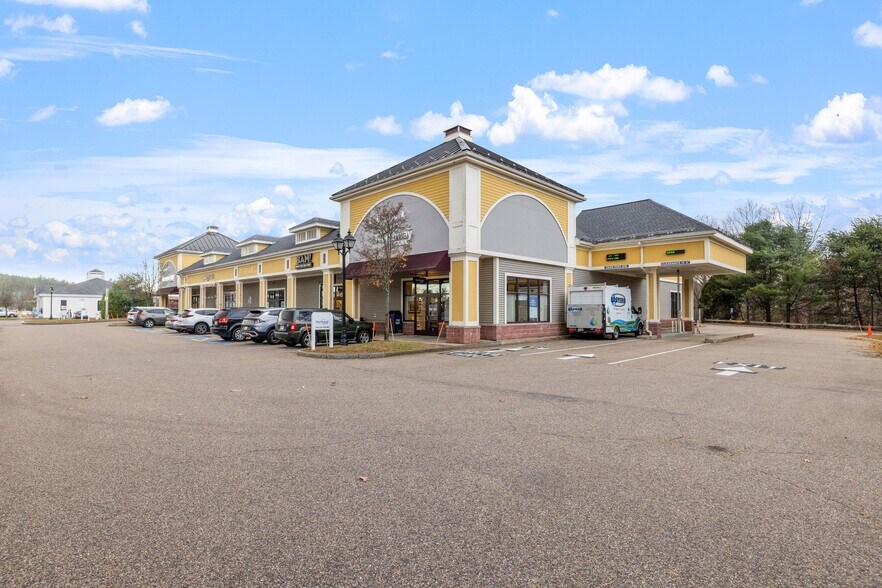 More Photos Of 1500 White Mountain Hwy, North Conway Storefront For Lease