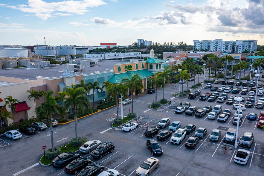 More Photos Of 1800-1940 SE Cordova Rd, Fort Lauderdale Unknown For Lease