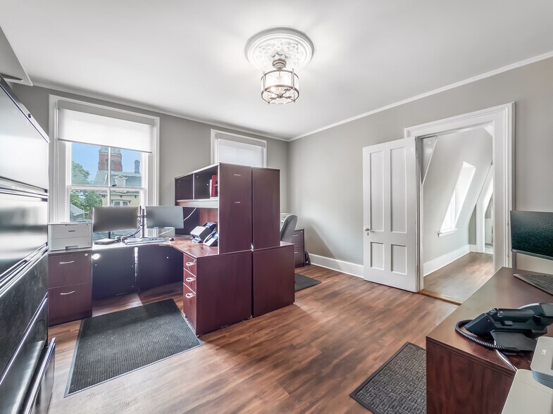 More Photos Of 27 Pleasant St, Middletown Office For Sale