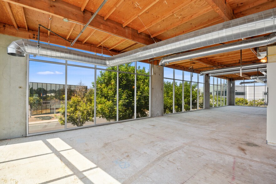 More Photos Of 4001 E La Palma Ave, Anaheim Office For Sale