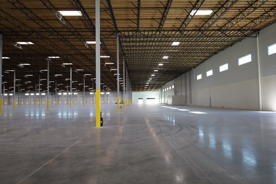 More Photos Of 727 Milan Dr, Sparks Distribution For Lease