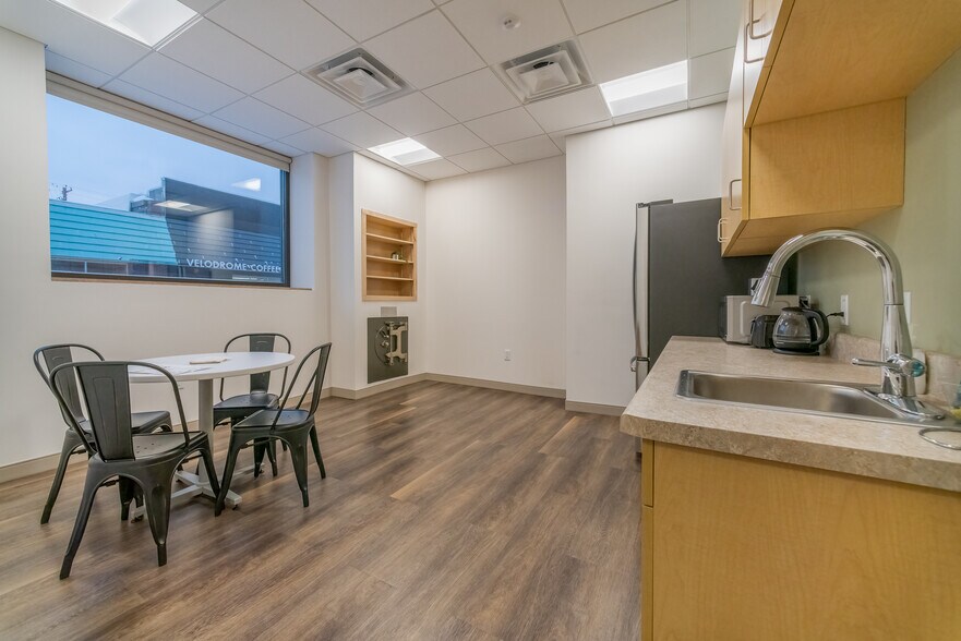 More Photos Of 100-106 S Main st, Ishpeming Flex For Sale