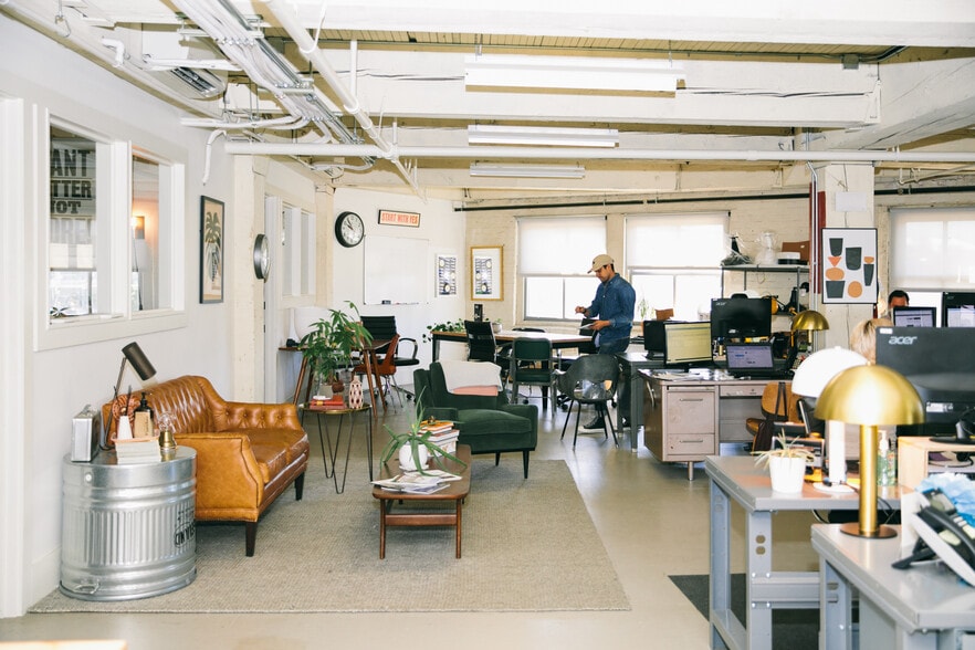 More Photos Of 2181 NW Nicolai St, Portland Manufacturing For Sale