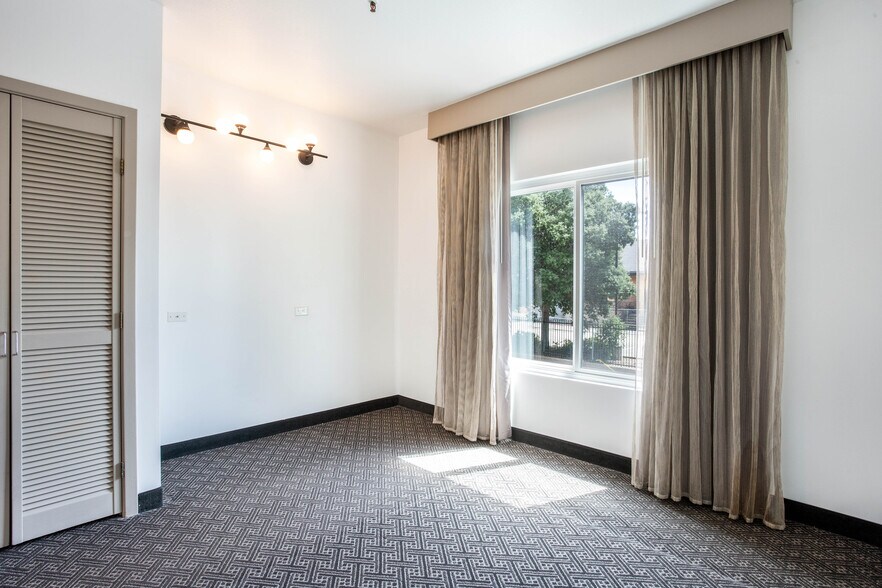 More Photos Of 11260 Point East Dr, Rancho Cordova Apartments For Sale
