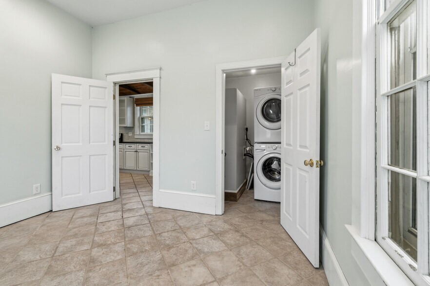 More Photos Of 405 Morson St, Raleigh Office For Sale