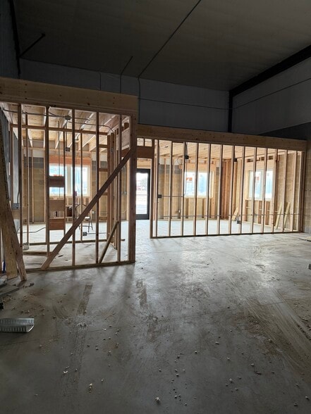 More Photos Of 900 Lambrecht Dr, Frankfort Industrial For Lease