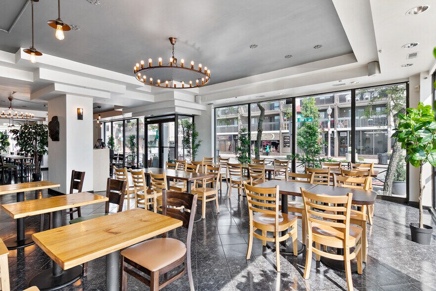 More Photos Of 839 Erie E, Windsor Restaurant For Sale