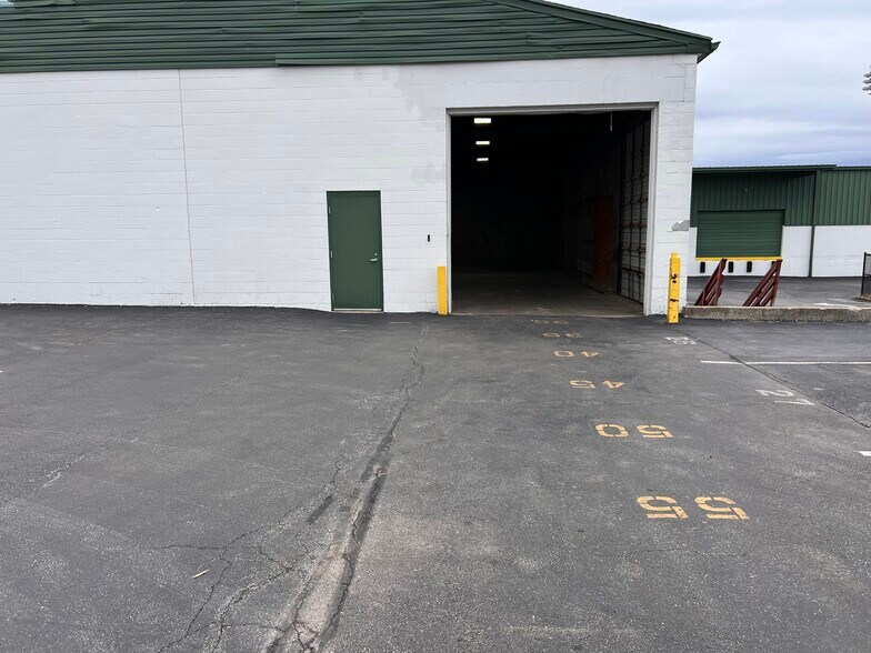 More Photos Of 28 Kenton Lands Rd, Erlanger Warehouse For Lease