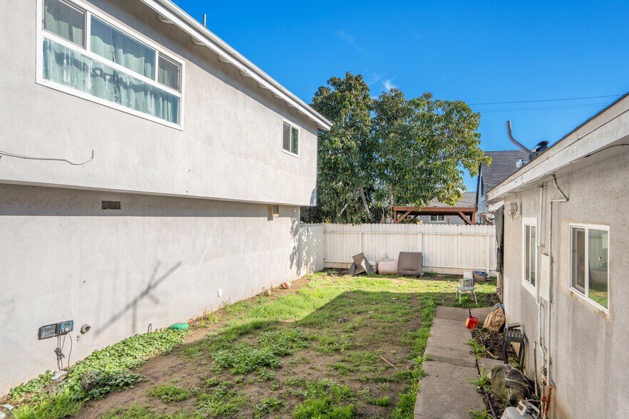 More Photos Of 3759 W 182nd St, Torrance Multifamily For Sale