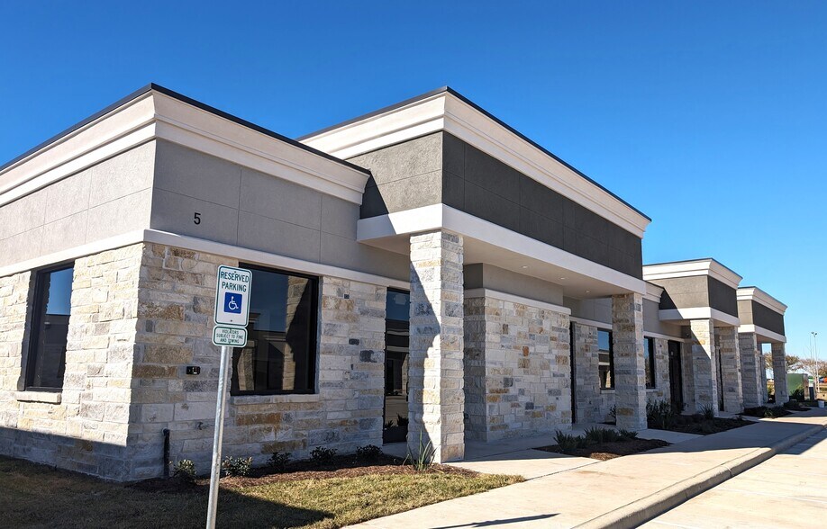 Primary Photo Of 23410 Grand Reserve Dr, Katy Medical For Lease