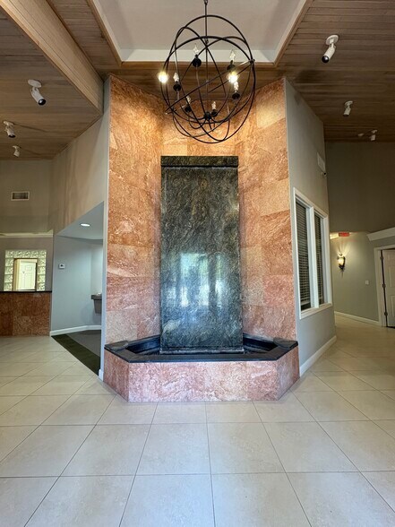 More Photos Of 9066 Cypress Green Dr, Jacksonville Medical For Lease