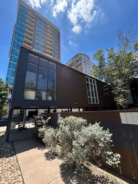 More Photos Of 4916 Kelvin Dr, Houston Freestanding For Sale