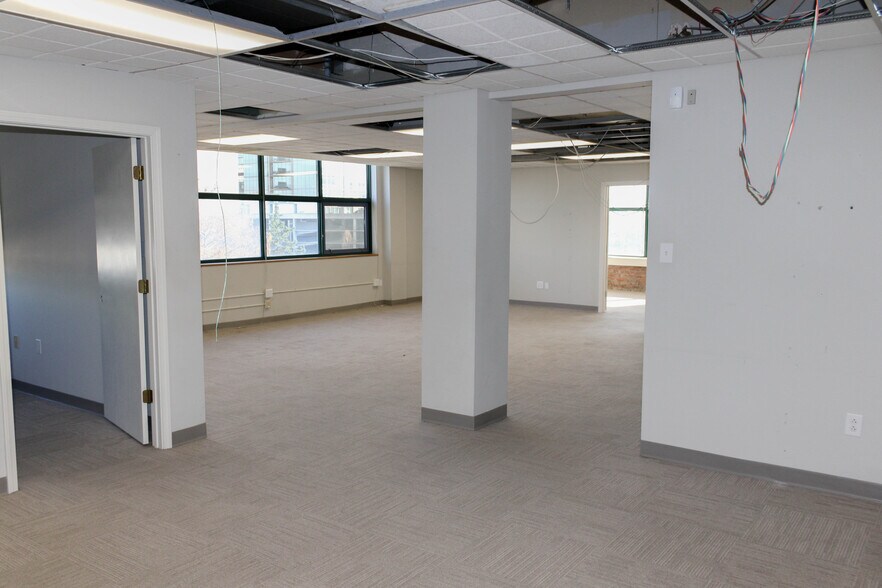 More Photos Of 201 E Markham St, Little Rock Office For Lease