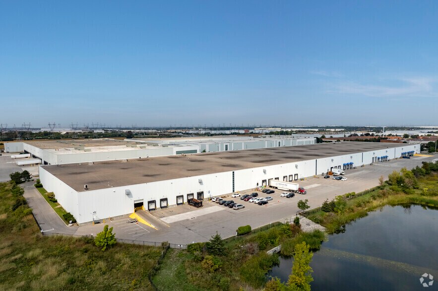 More Photos Of 7900 Goreway Dr, Brampton Warehouse For Lease