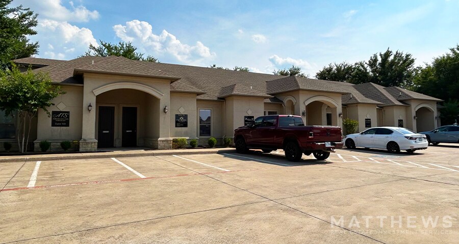 More Photos Of 4204 SW Green Oaks Blvd, Arlington Business Park For Sale