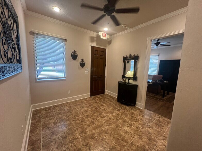 More Photos Of 5509 Louetta Rd, Spring Office For Sale