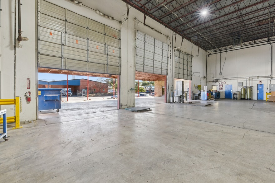 More Photos Of 4267 Dividend Rd, San Antonio Warehouse For Sale