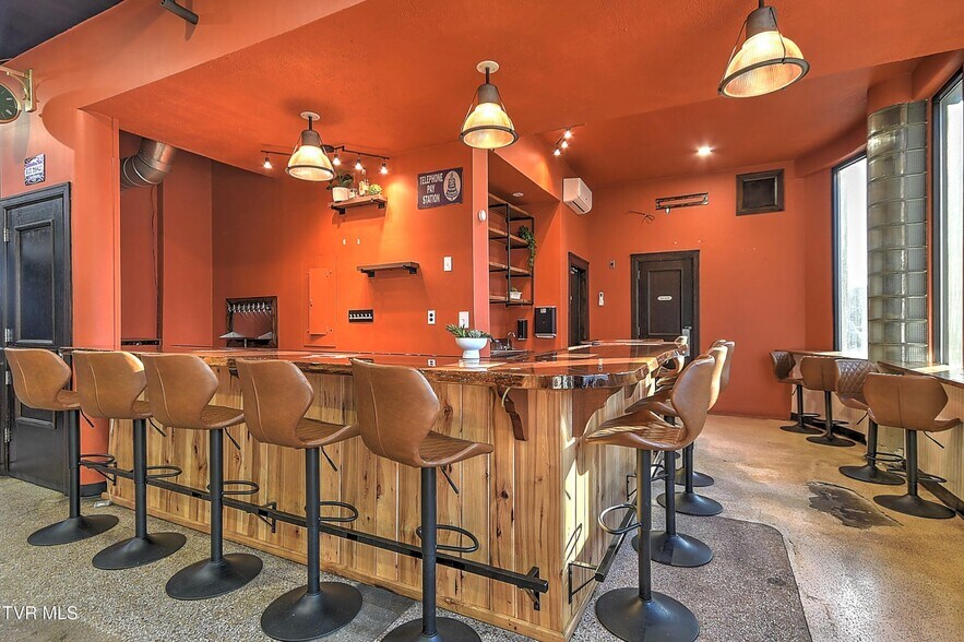 More Photos Of 171 Piedmont Ave, Bristol General Retail For Sale