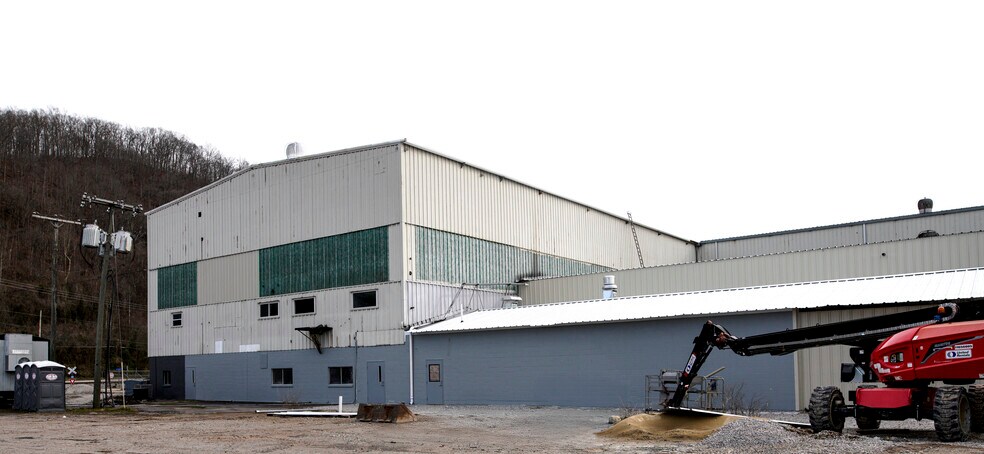 More Photos Of 64 Waterway Dr, Poca Distribution For Lease