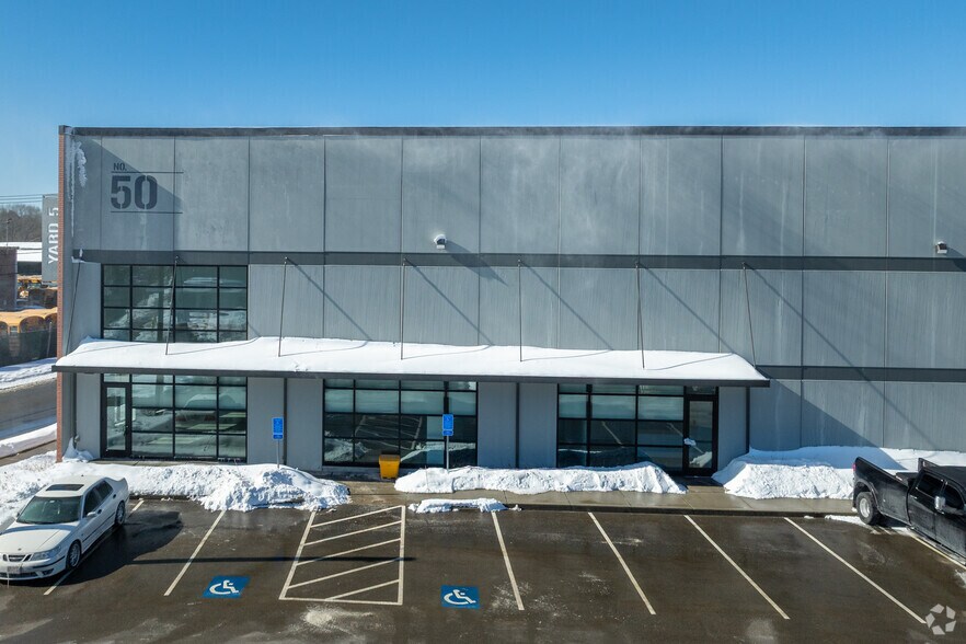 More Photos Of 50 Industrial Dr, Hyde Park Warehouse For Lease