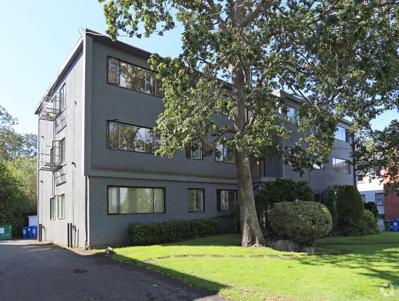 More Photos Of 1401 Fort St, Victoria Apartments For Sale