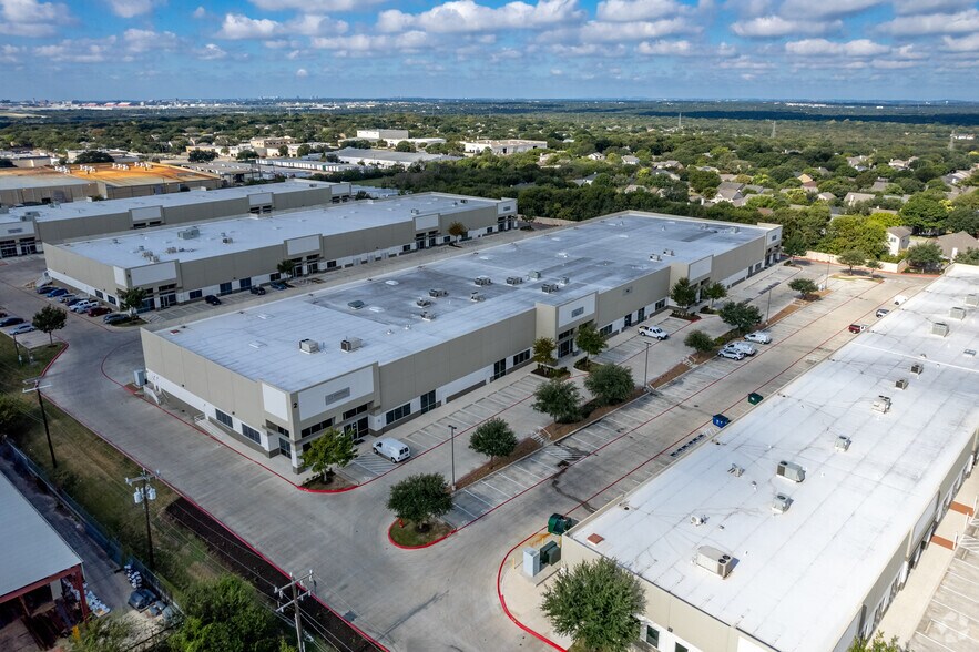 More Photos Of 3660 Thousand Oaks Dr, San Antonio Unknown For Lease