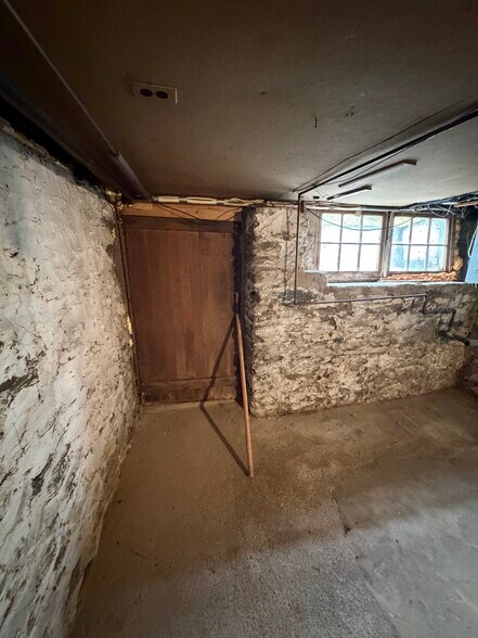 More Photos Of 50 Kirkendall Ave, Shavertown Flex For Sale