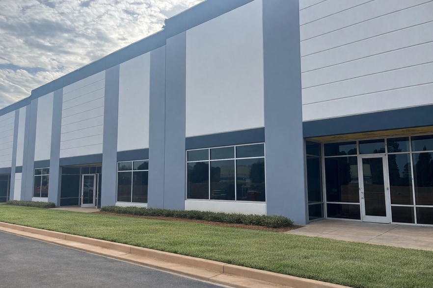 Primary Photo Of 1115-1155 Aiken Road, Bogart Service For Lease