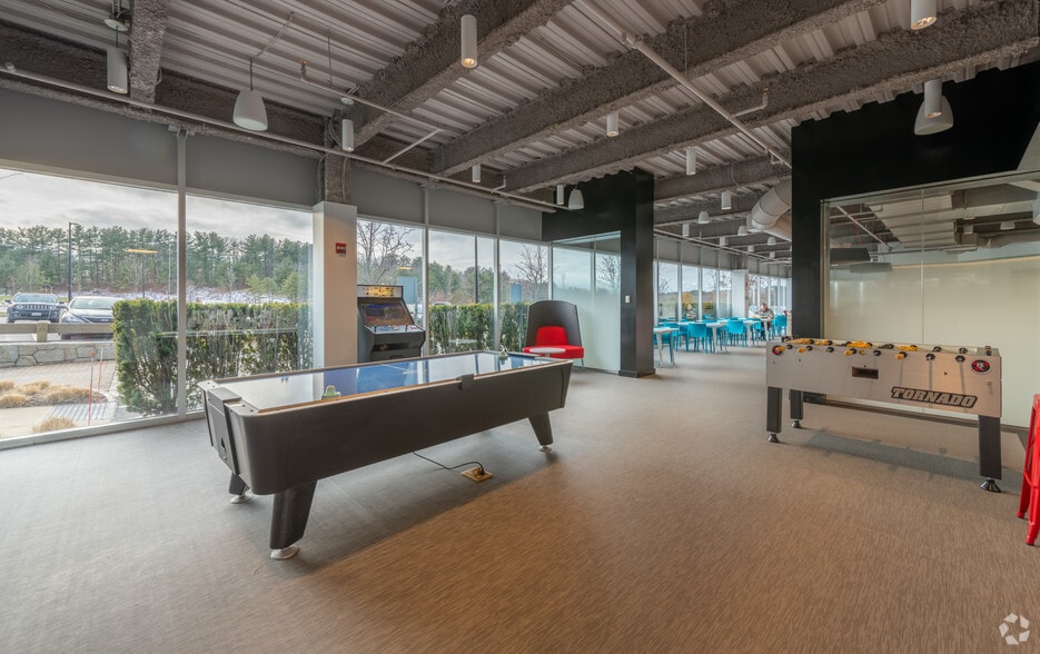 More Photos Of 200 Summit Dr, Burlington Office For Lease