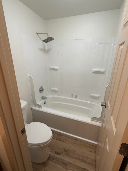 More Photos Of 4561 Chippewa Ct SE, Salem Multifamily For Sale