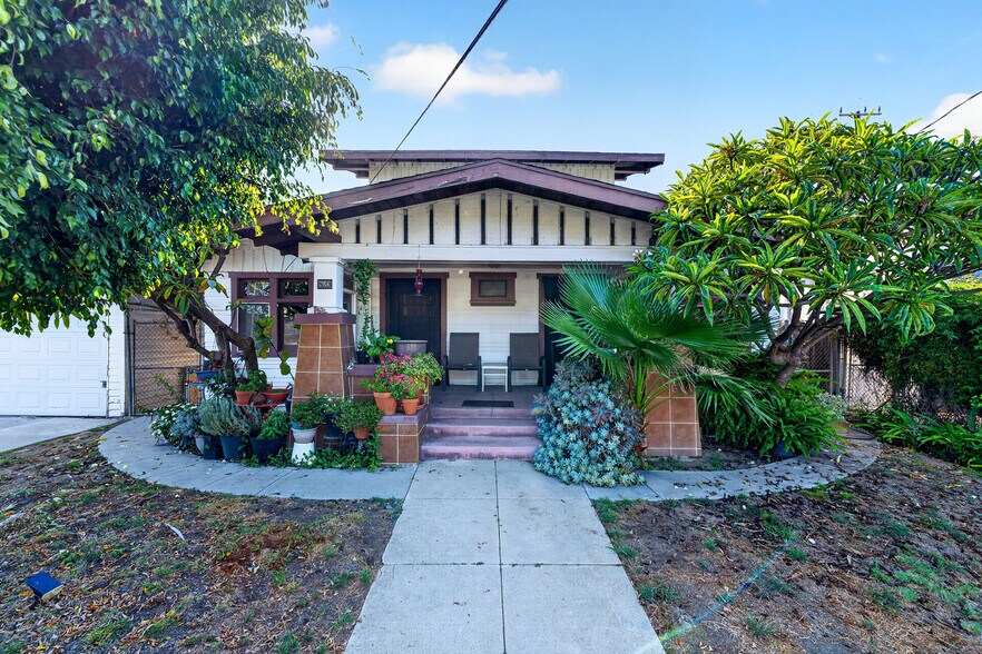 More Photos Of 523 N Lake St, Los Angeles Multifamily For Sale