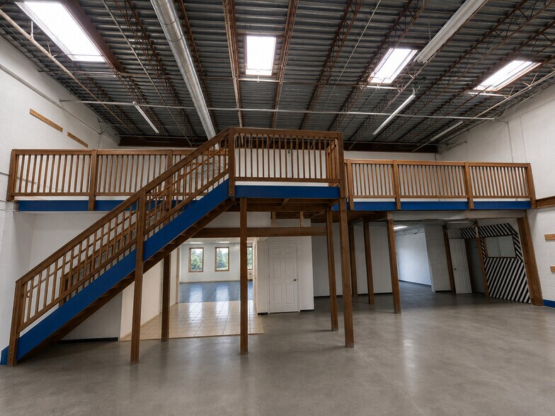 More Photos Of 5714 Industry Ln, Frederick Warehouse For Lease