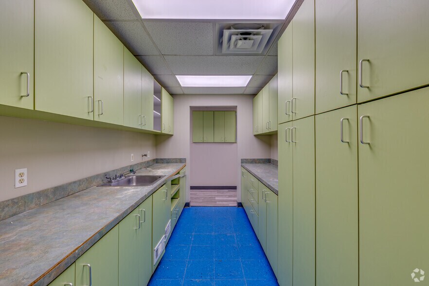 More Photos Of 17 S New York Ave, Atlantic City Parking Garage For Lease