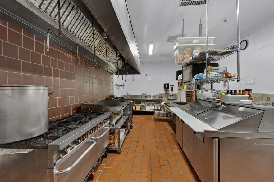 More Photos Of 929 US-98, Columbia Restaurant For Sale