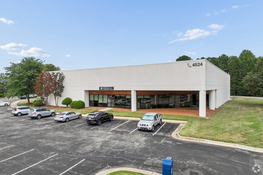 More Photos Of 4524 Green Point Dr, Greensboro Unknown For Lease