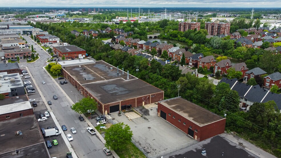 More Photos Of 6950 Boul Couture, Montréal Warehouse For Lease