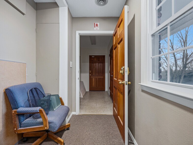 More Photos Of 5 Doctors Park, Asheville Medical For Sale