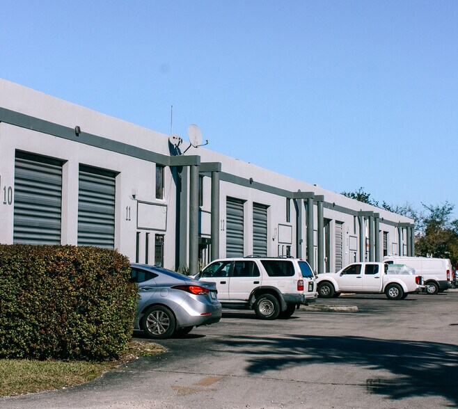 More Photos Of 2545 W 80th St, Hialeah Warehouse For Lease