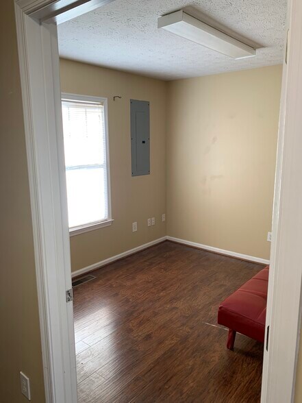 More Photos Of 40 Stoneridge Dr, Waynesboro Office For Lease